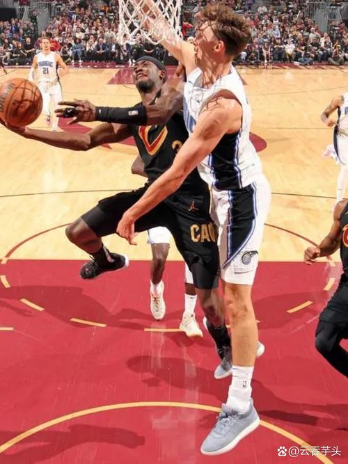 米切尔42分班凯罗36+6骑士力克魔术4连胜