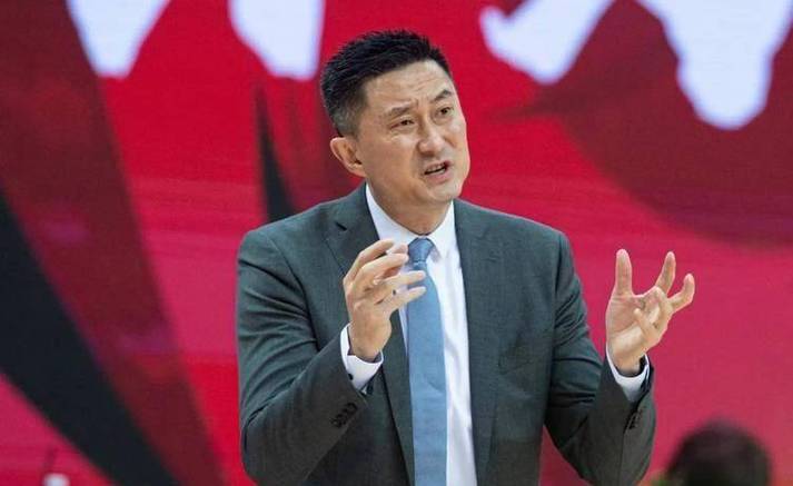 杜锋身兼三职是否合理郭士强曾打擦边球胡雪峰是前车之鉴