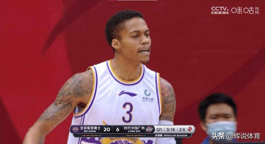 合力输出！约瑟夫杨20中13怒轰30分9助米奇10中6砍下21分12板