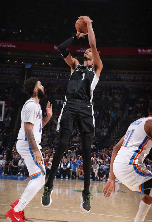 比尔西蒙斯:除非马刺战绩超雷霆否则文班没理由超SGA拿MVP